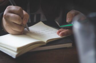 Πώς να οργανώνετε τις σημειώσεις σας όταν διαβάζετε για την εξεταστική!